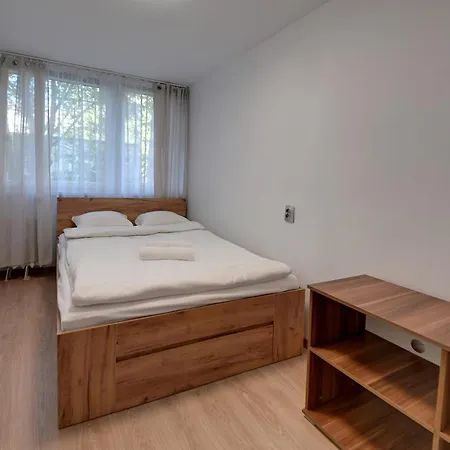Rentplanet - Zaporoska Apartman